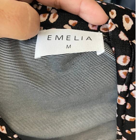 Emelia Animal Print Front Tie Blouse - Picture 5 of 6